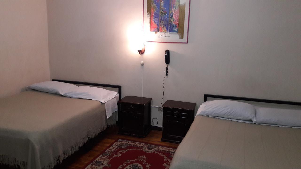 Hostal Santa Maria Gracia Quito Esterno foto