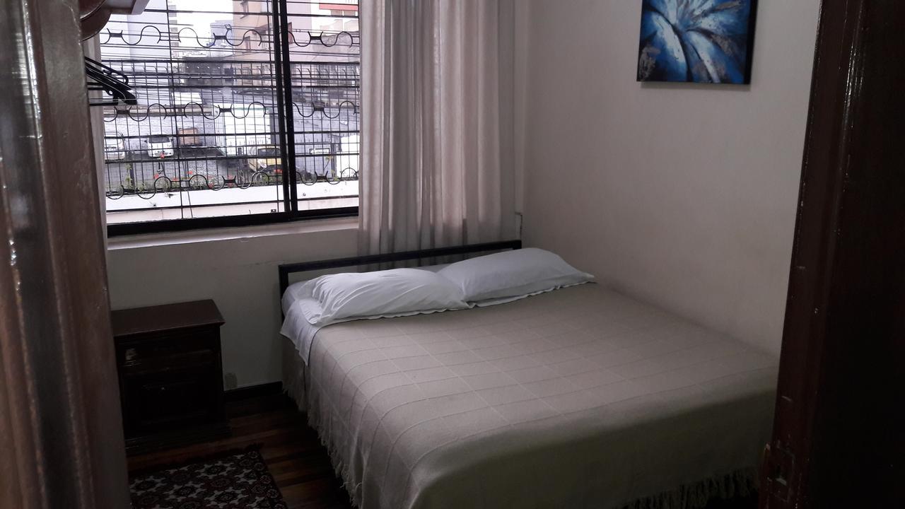 Hostal Santa Maria Gracia Quito Esterno foto