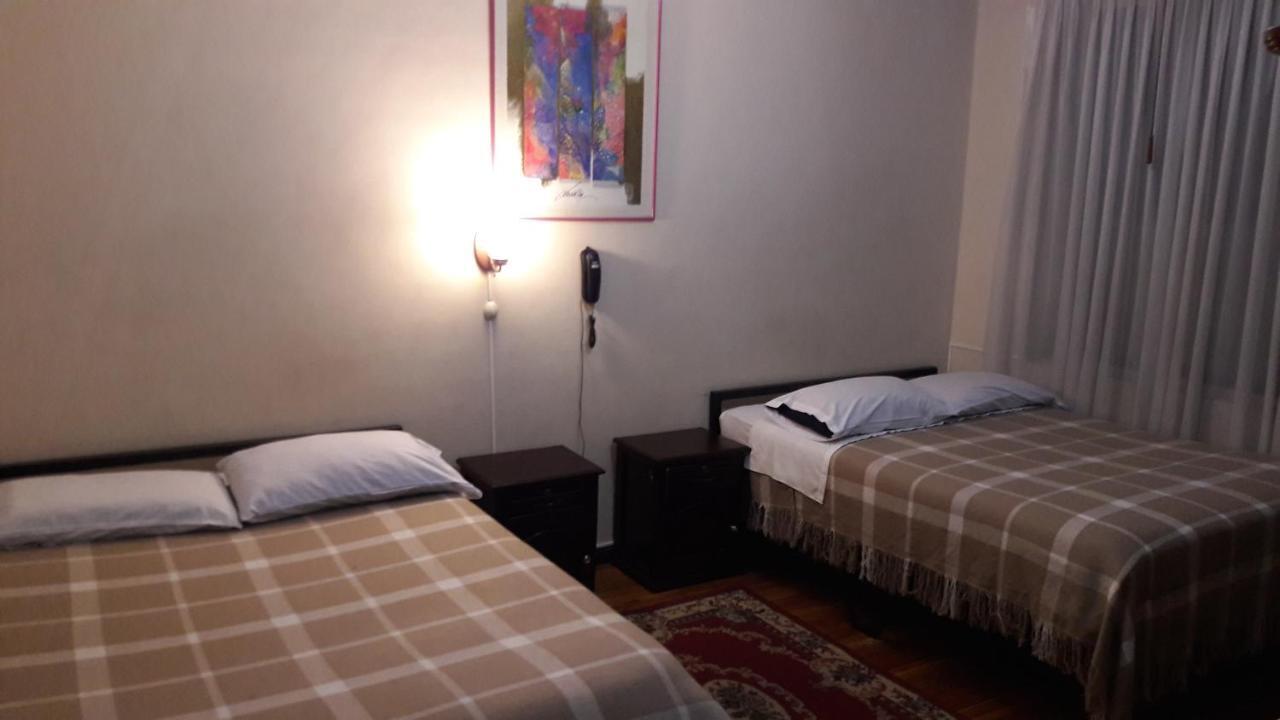 Hostal Santa Maria Gracia Quito Esterno foto